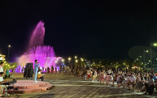 ca-si-quach-thanh-danh-quang-truong-hoa-binh-vsip-nghe-an