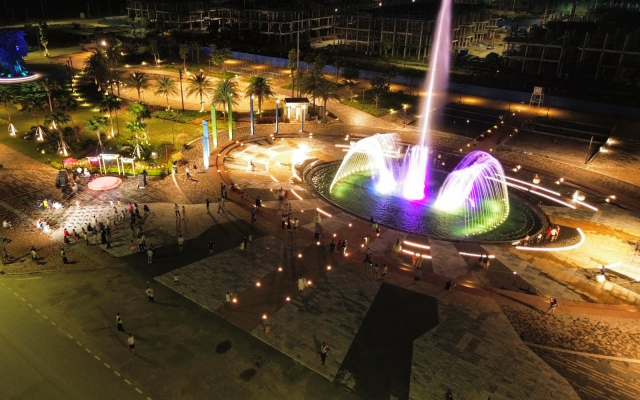nhac-nuoc-nghe-thuat-quang-truong-hoa-binh-vsip-nghe-an (2)