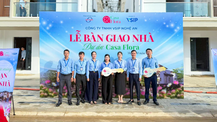 vsip-nghe-an-ban-giao-chao-don-cu-dan (8)