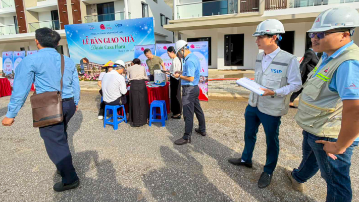 vsip-nghe-an-ban-giao-chao-don-cu-dan (9)